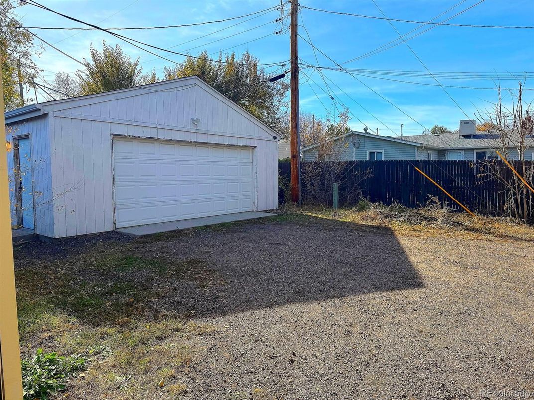 Detached Garage, Exterior