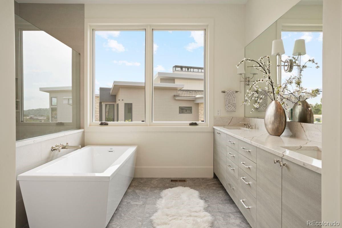 Bathroom, Free Standing Baths, Interior