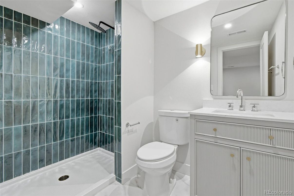 Bathroom, Interior, Recessed Lighting