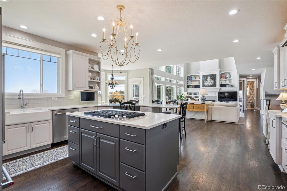 Chandelier, Dining room, Interior, Kitchen, Living room, Recessed Lighting, Wood Texture Flooring
