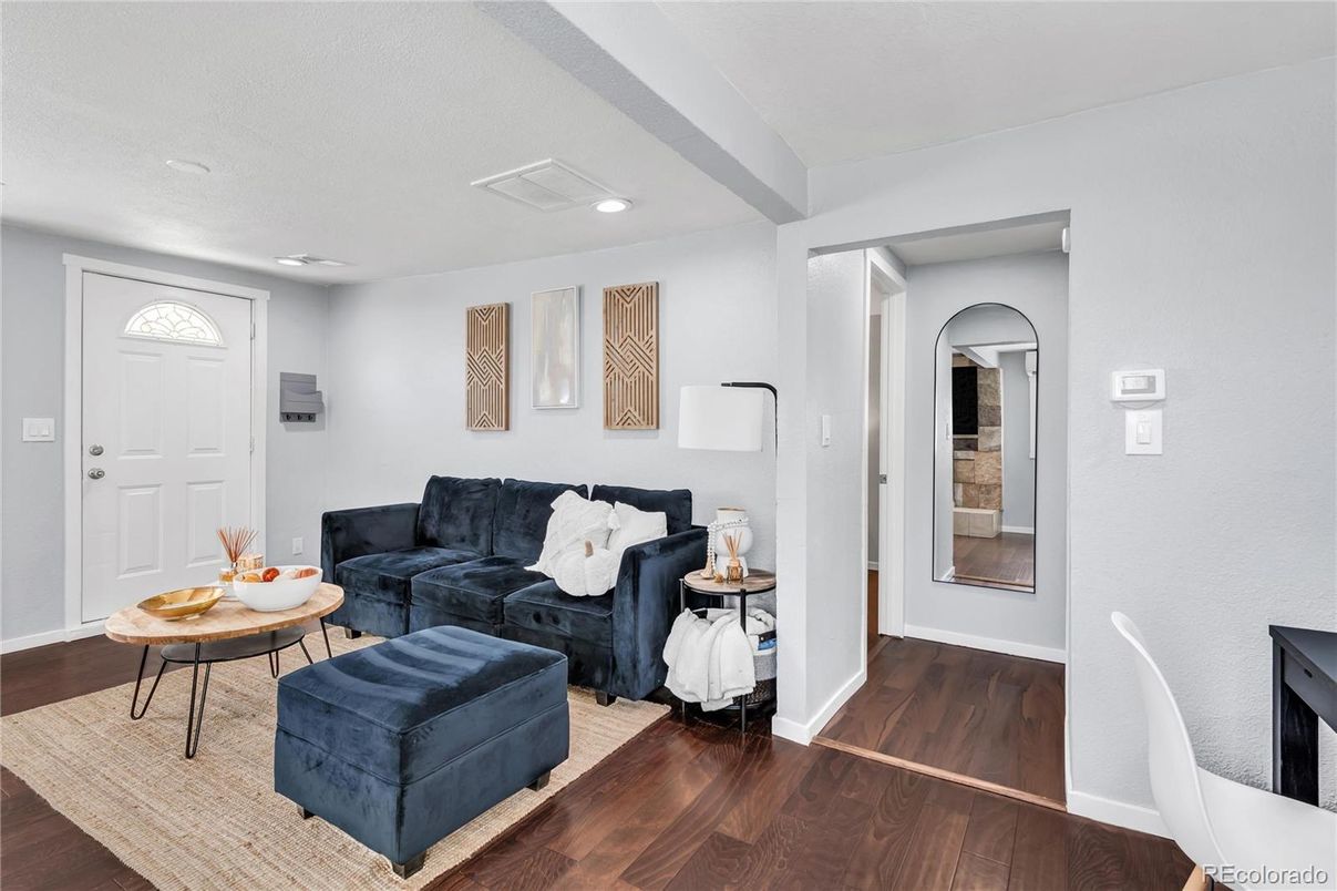 Interior, Living room, Recessed Lighting, Wood Texture Flooring