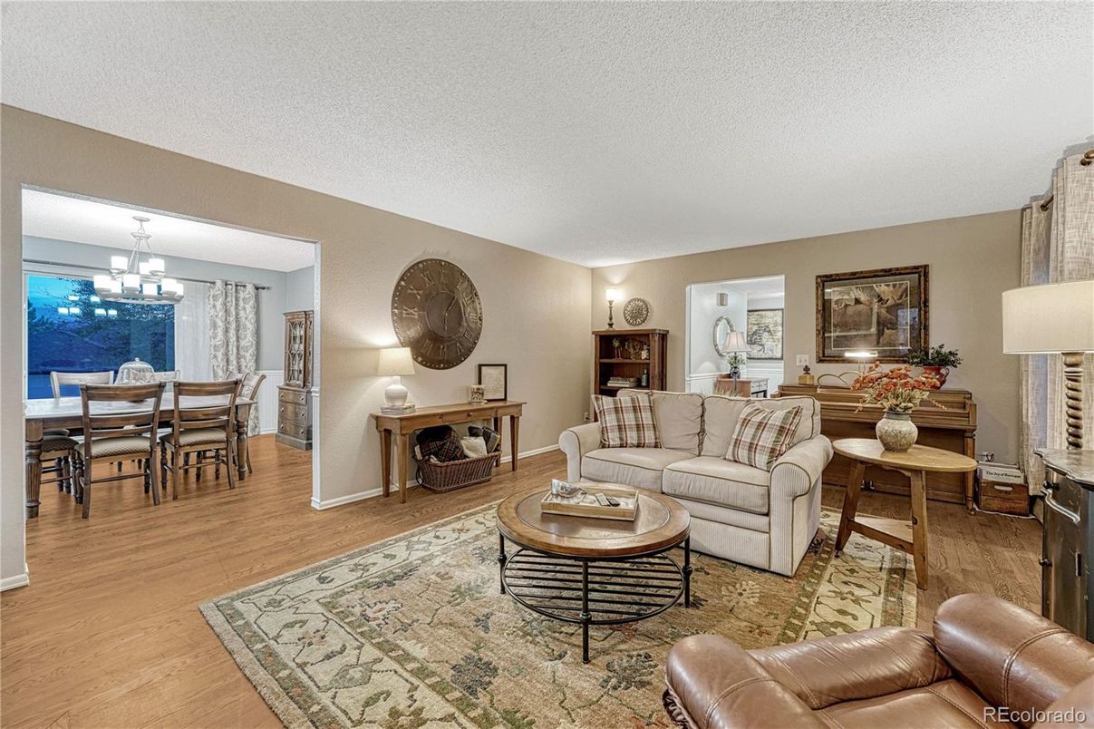Chandelier, Dining room, Interior, Living room, Wood Texture Flooring