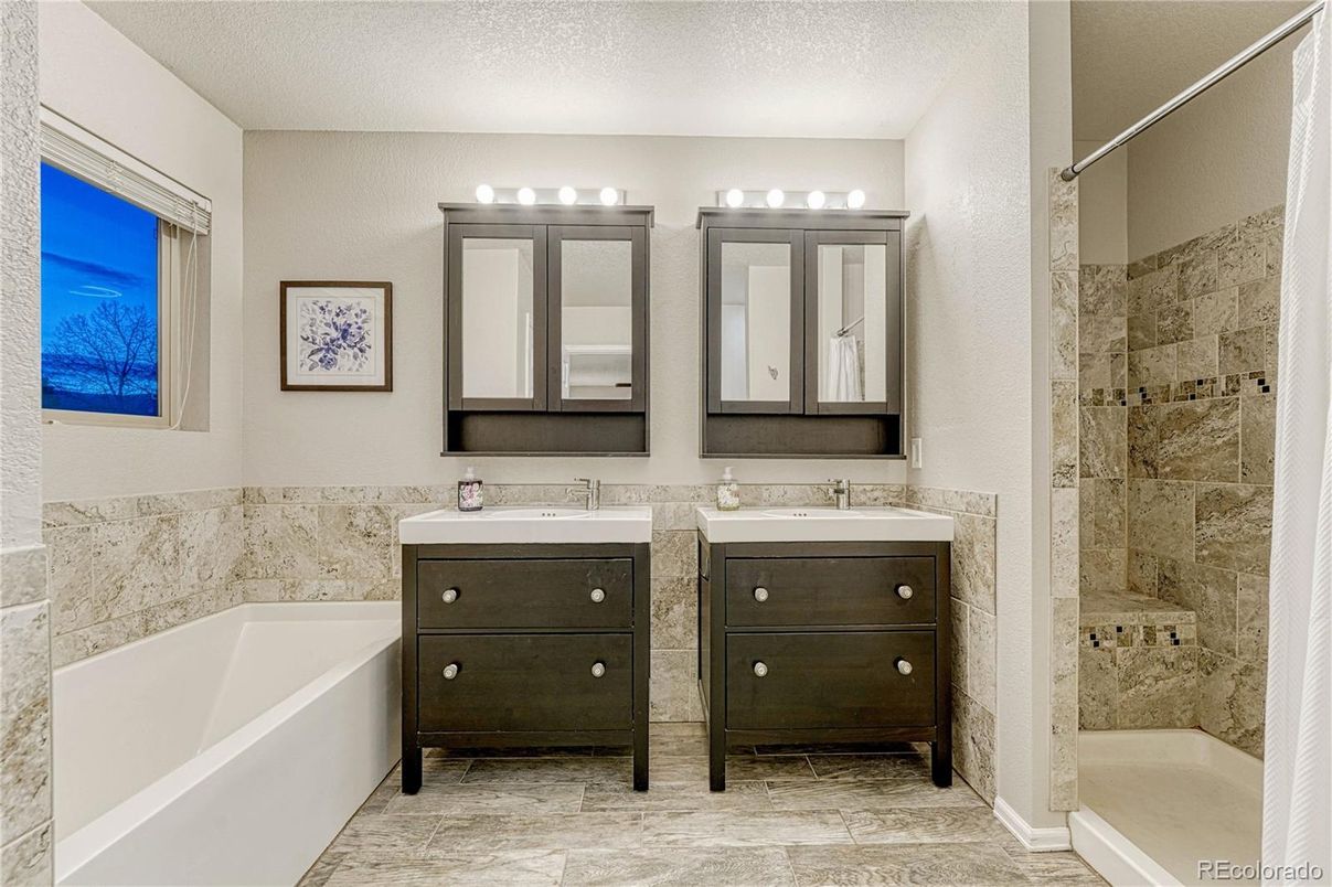 Bathroom, Dual Sink Vanities, Interior
