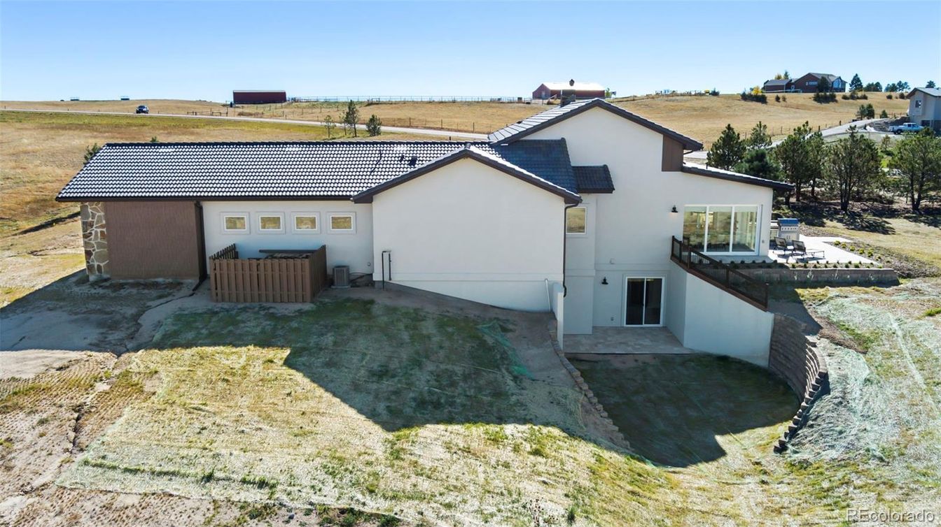 Backyard, Exterior, Hot Tub