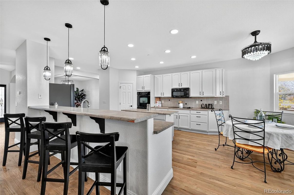 Dining room, Interior, Kitchen, Pendant Lights, Recessed Lighting, Wood Texture Flooring