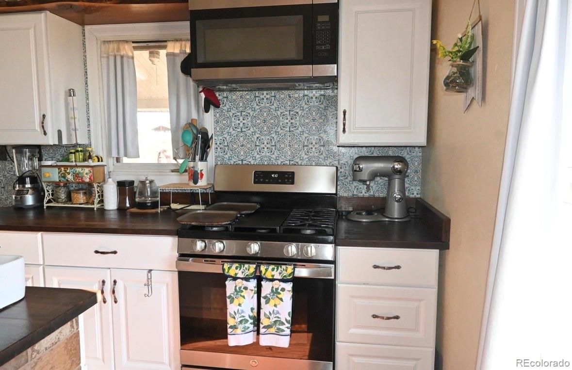 Interior, Kitchen, Stainless Steel Appliances