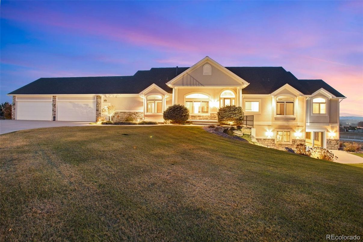 Attached, Exterior, Facade, Farmhouse