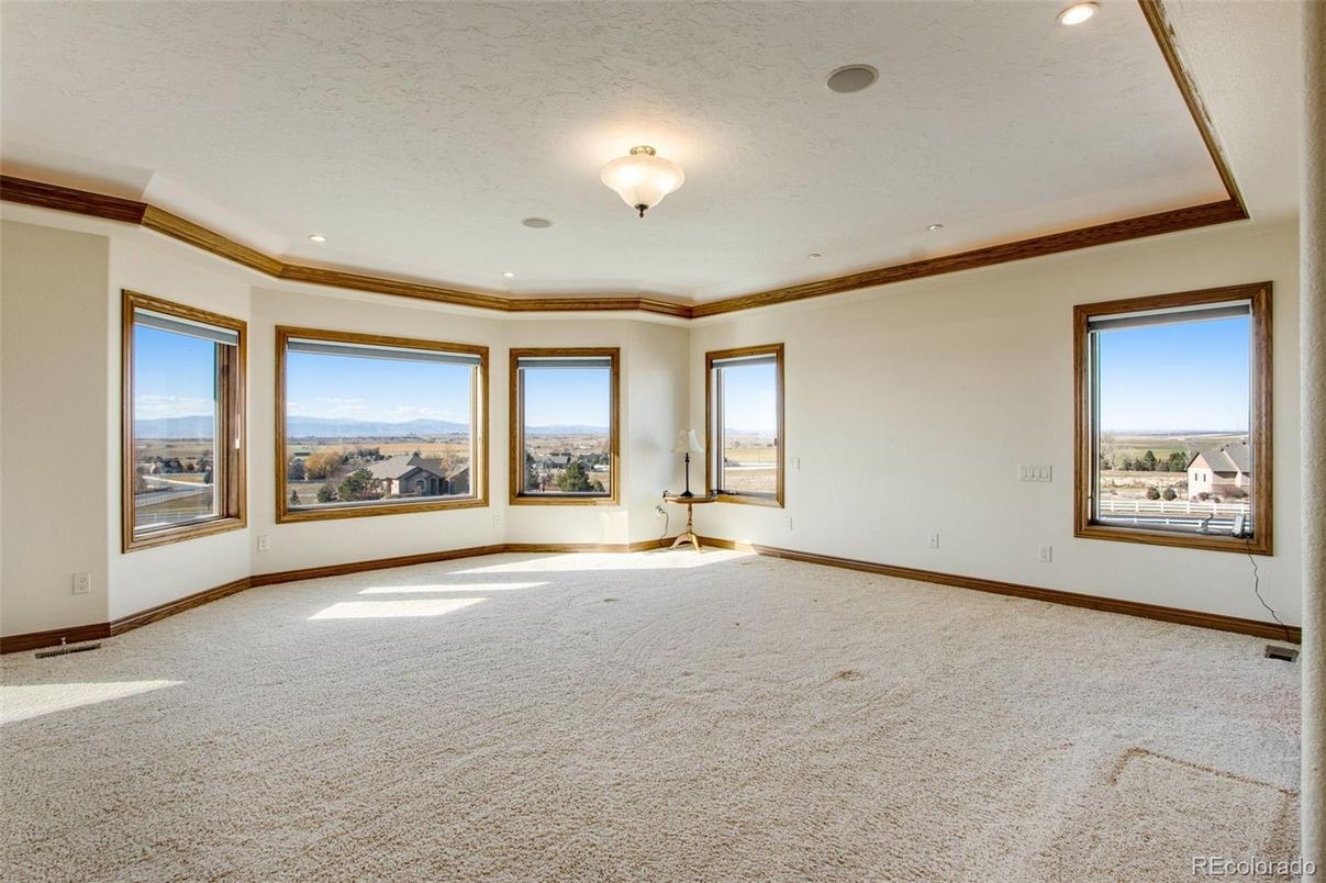 Empty room, Interior, Recessed Lighting