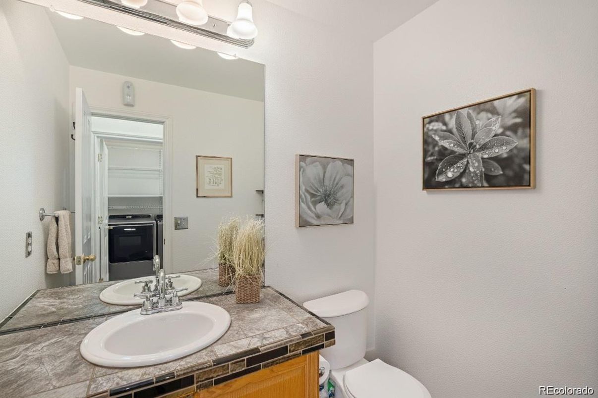 Bathroom, Interior, Tile Countertops