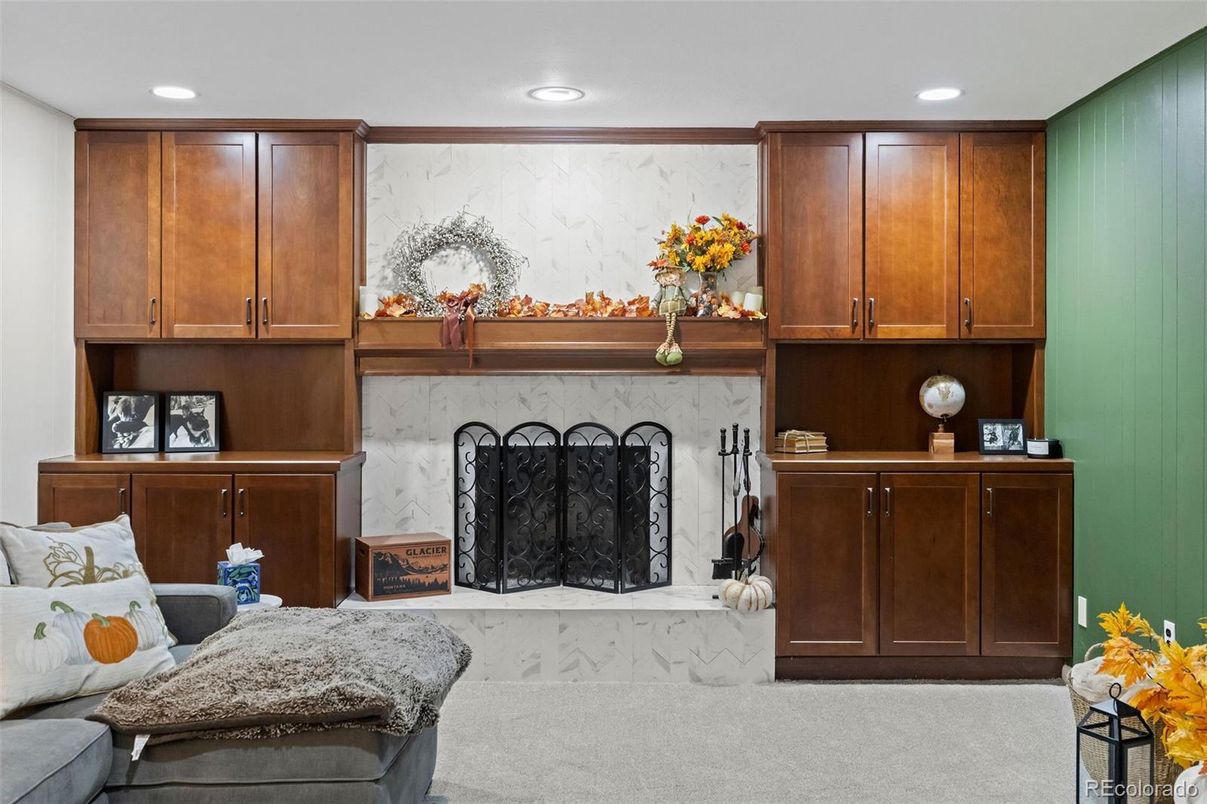 Fireplace, Interior, Living room, Marble Walls, Recessed Lighting