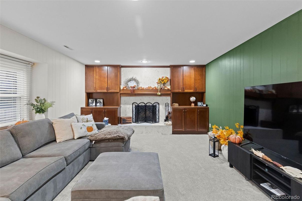 Fireplace, Interior, Living room, Recessed Lighting