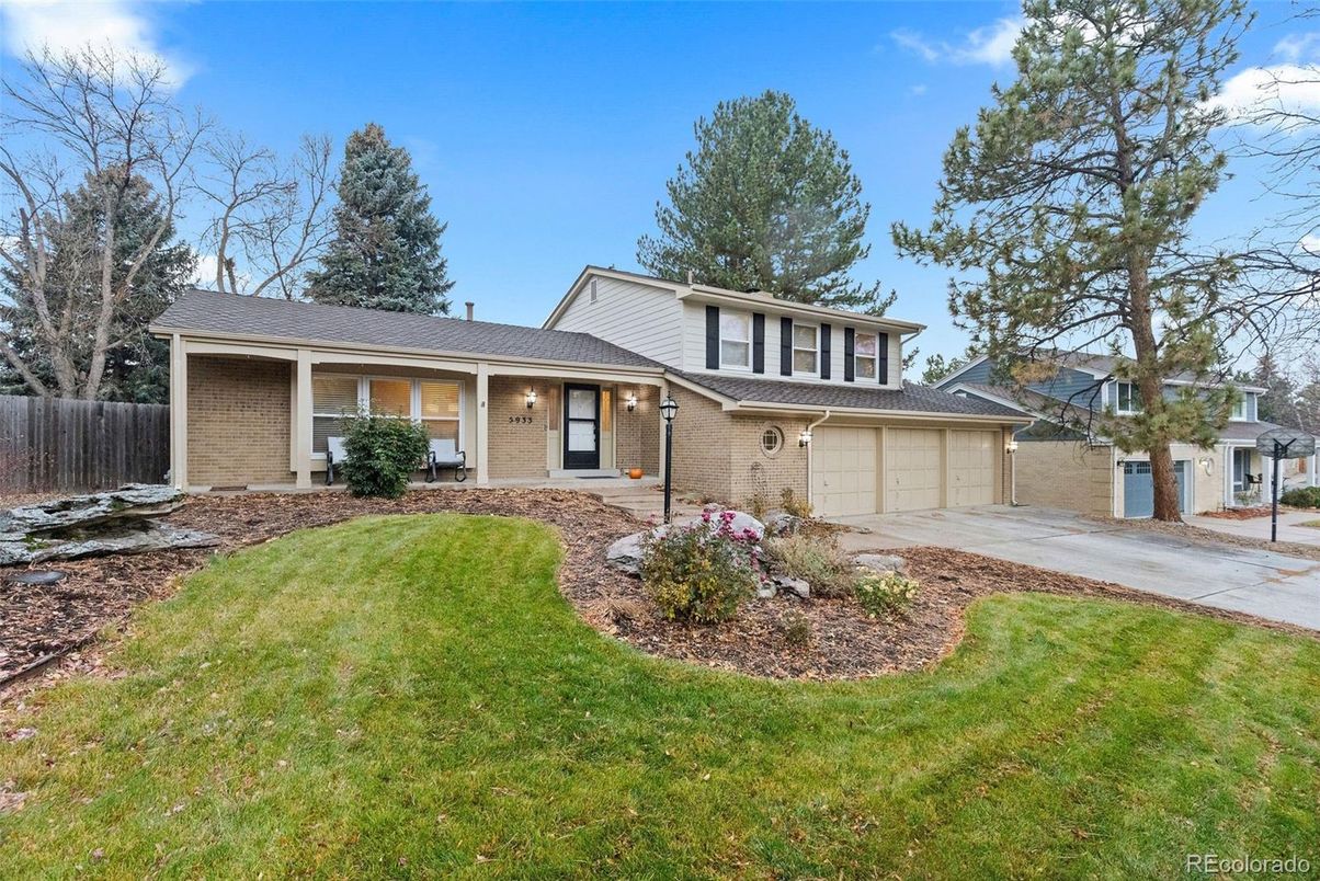 Attached, Backyard, Exterior, Facade, Brick Facade, Split Level