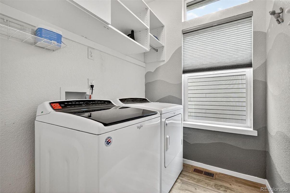 Interior, Utility Closets, Washer, Wood Texture Flooring