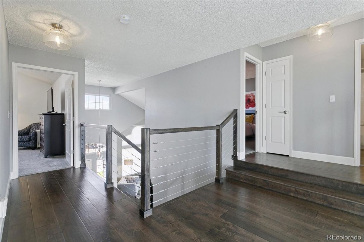 Interior, Pendant Lights, Wood Texture Flooring