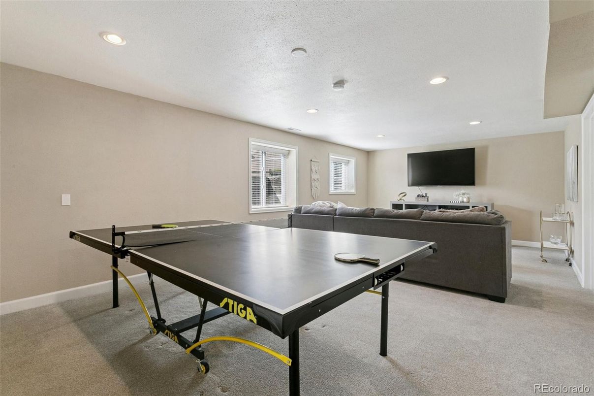 Game Room, Interior, Living room, Recessed Lighting