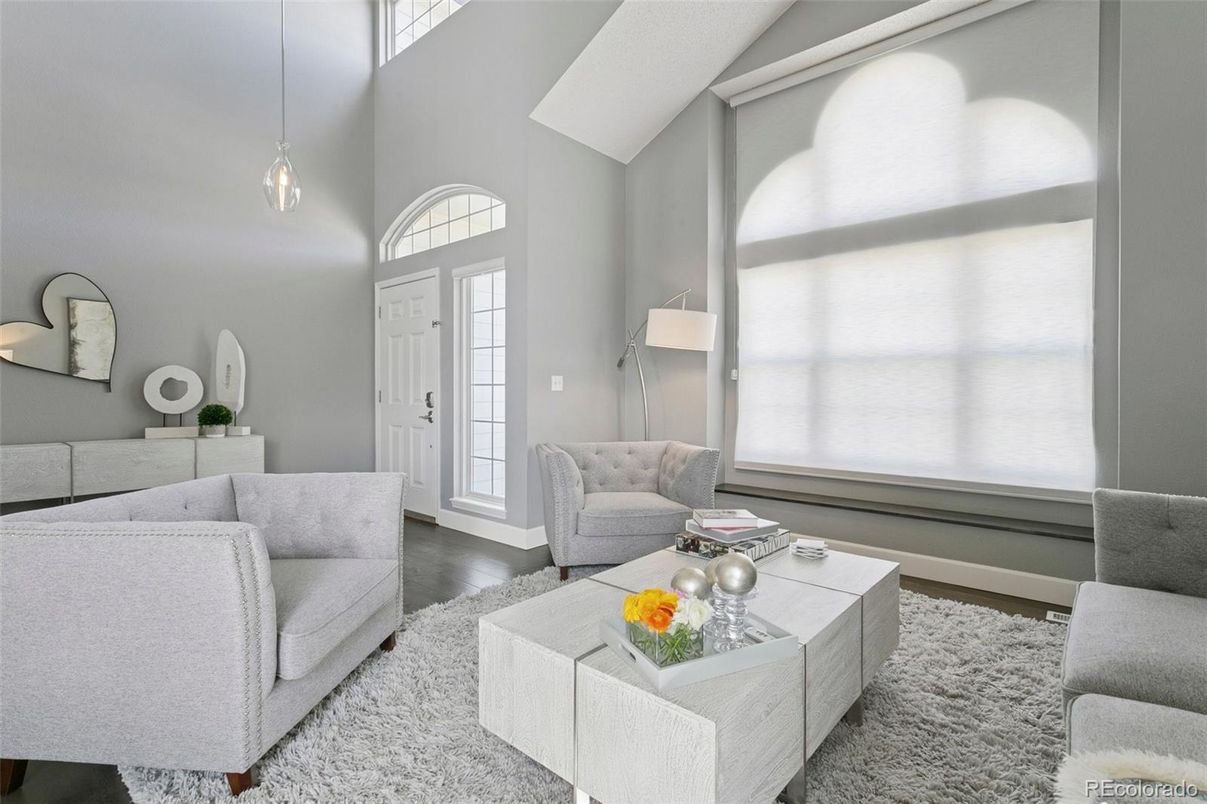 Interior, Living room, Pendant Lights, Wood Texture Flooring