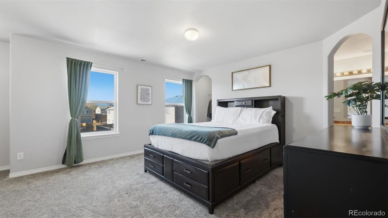 Bedroom, Interior, Water