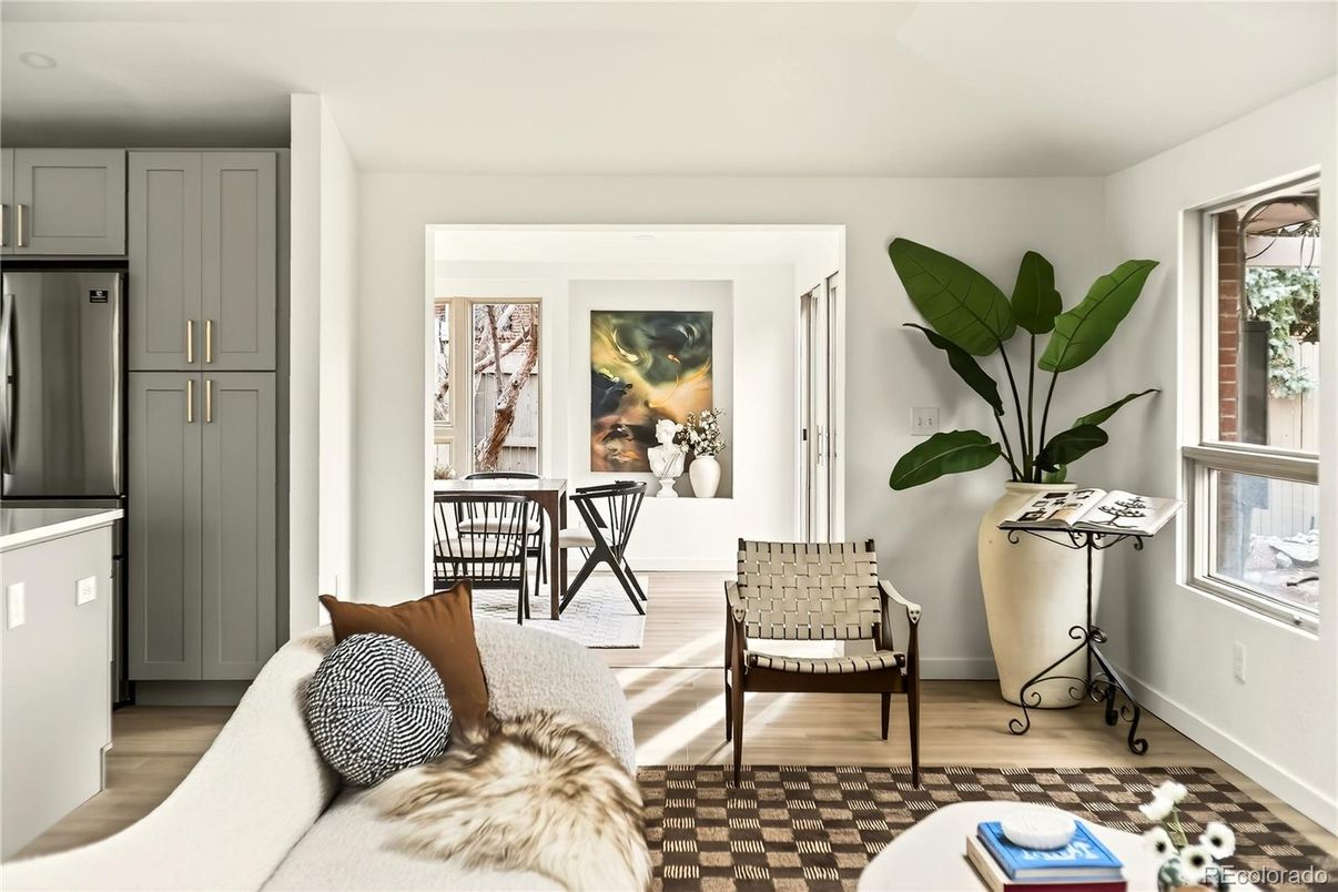 Dining room, Interior, Kitchen, Living room, Stainless Steel Appliances, Wood Texture Flooring