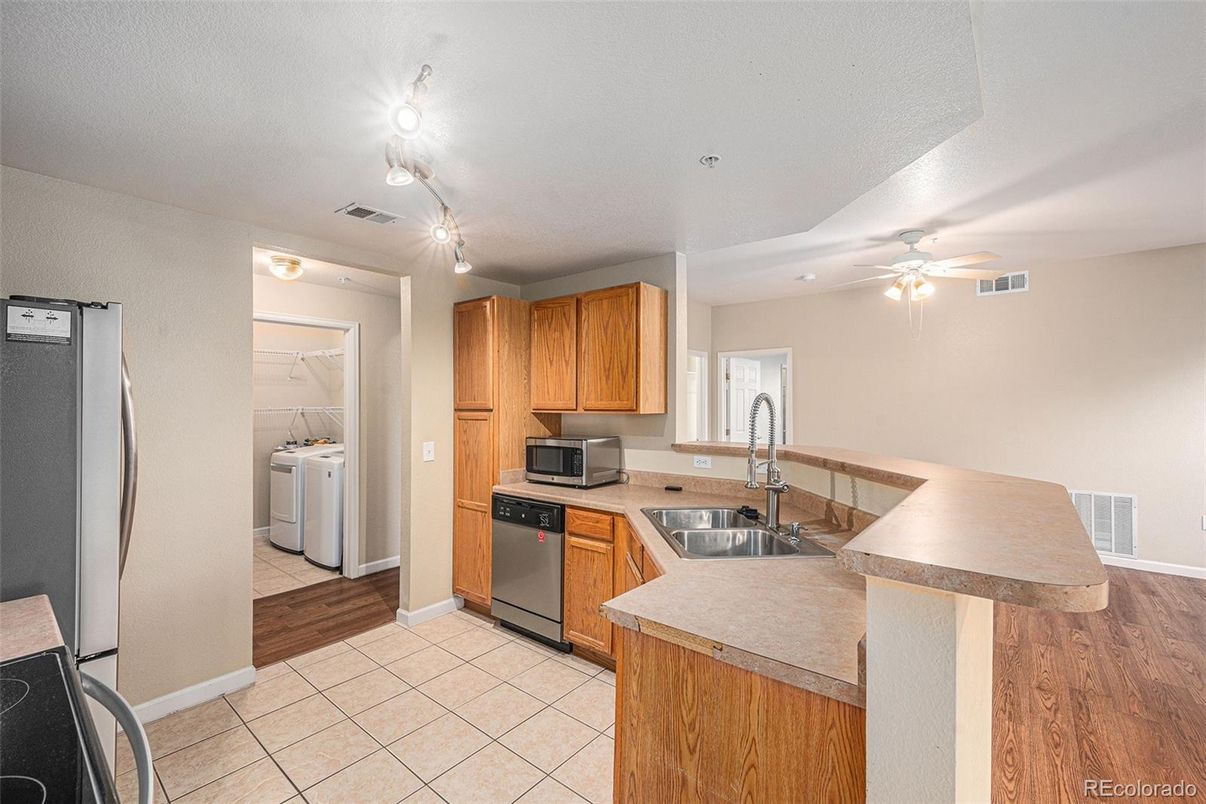 Interior, Kitchen, Washer, Wood Texture Flooring