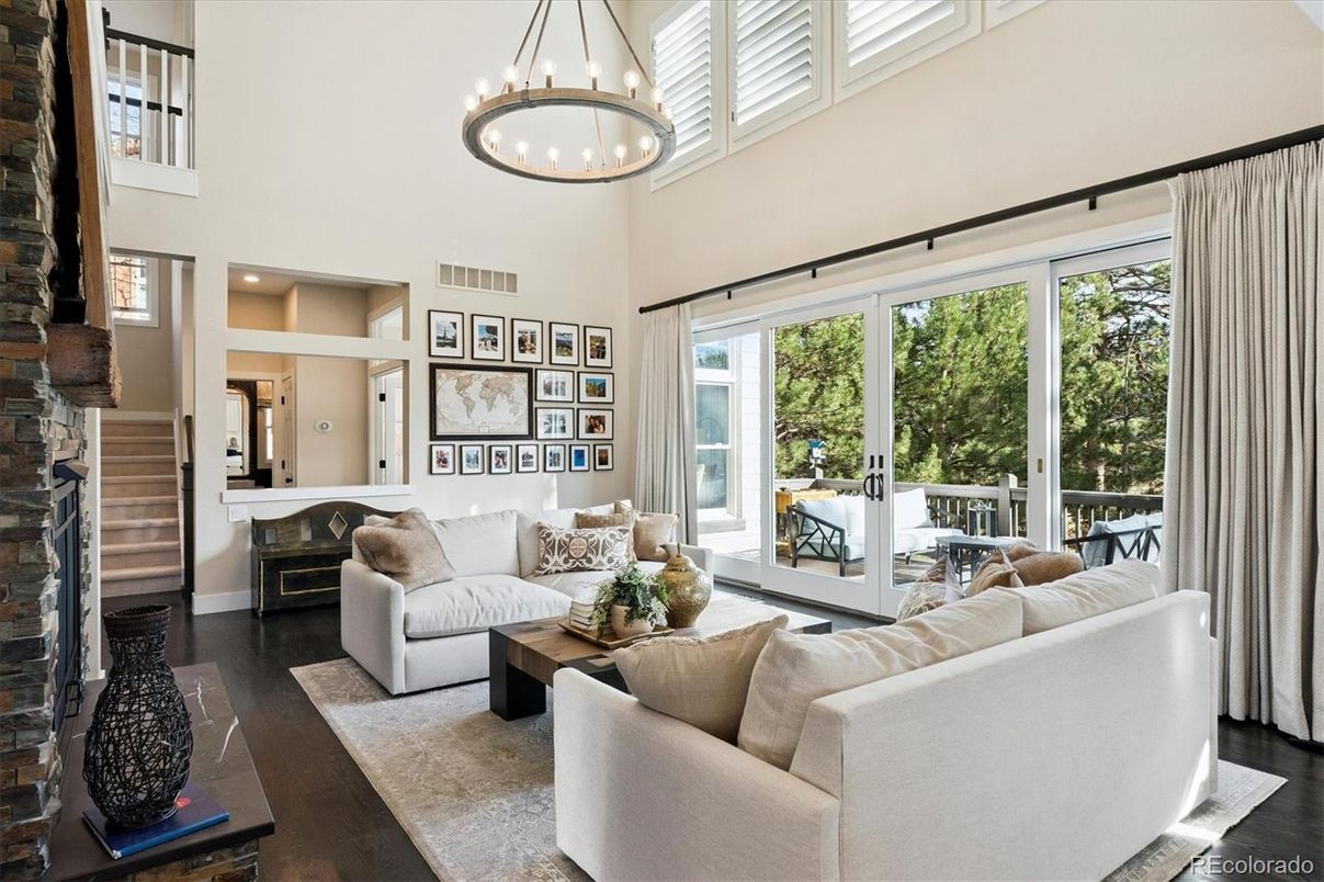 Chandelier, Interior, Living room, Pendant Lights, Recessed Lighting, Wood Texture Flooring