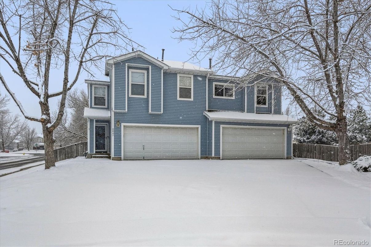 Attached, Exterior, Facade, Raised Ranch