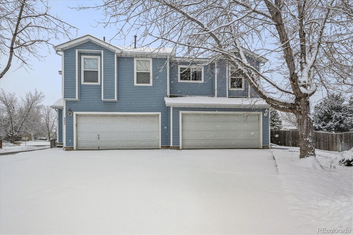 Attached, Exterior, Facade, Raised Ranch