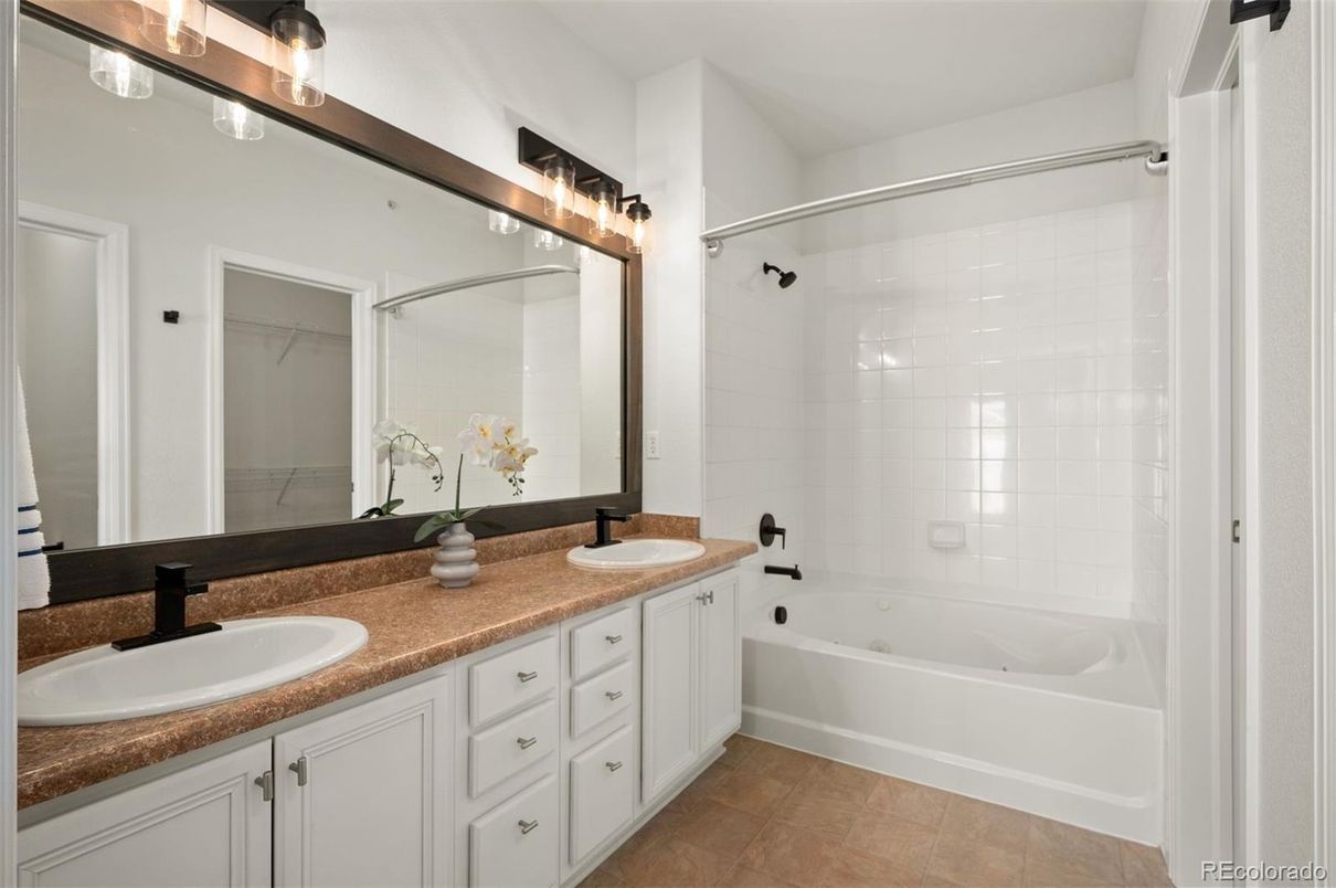 Bathroom, Dual Sink Vanities, Interior