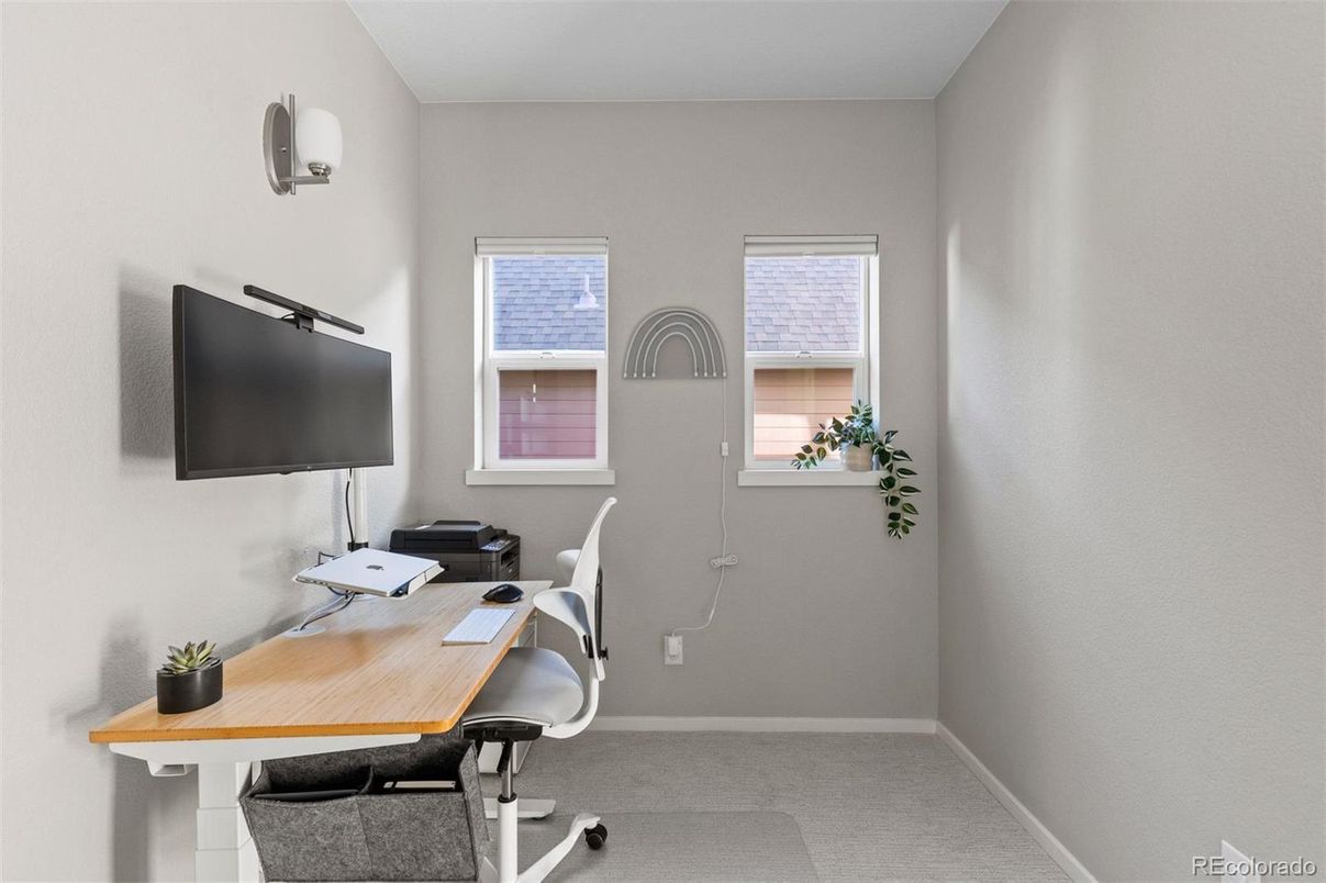 Home Office, Interior