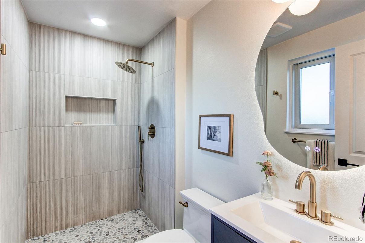 Bathroom, Interior, Recessed Lighting