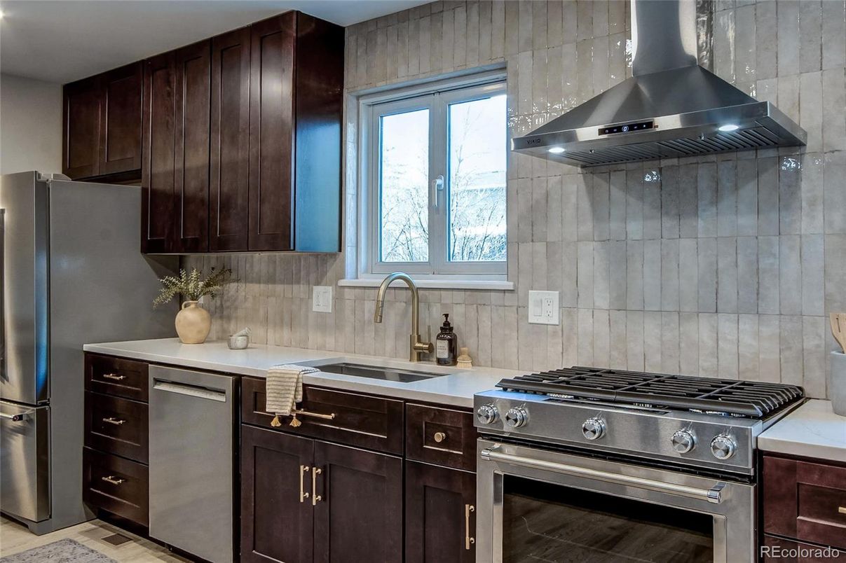 Interior, Kitchen, Stainless Steel Appliances