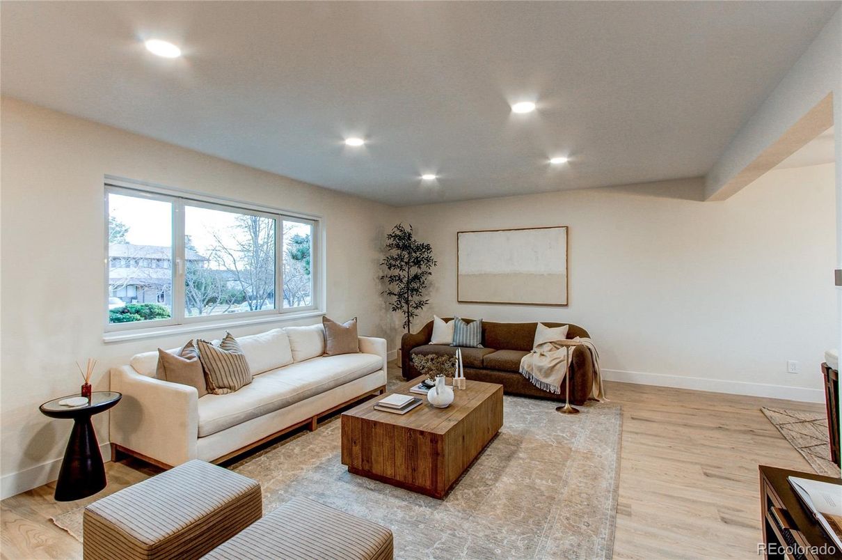 Interior, Living room, Recessed Lighting, Wood Texture Flooring