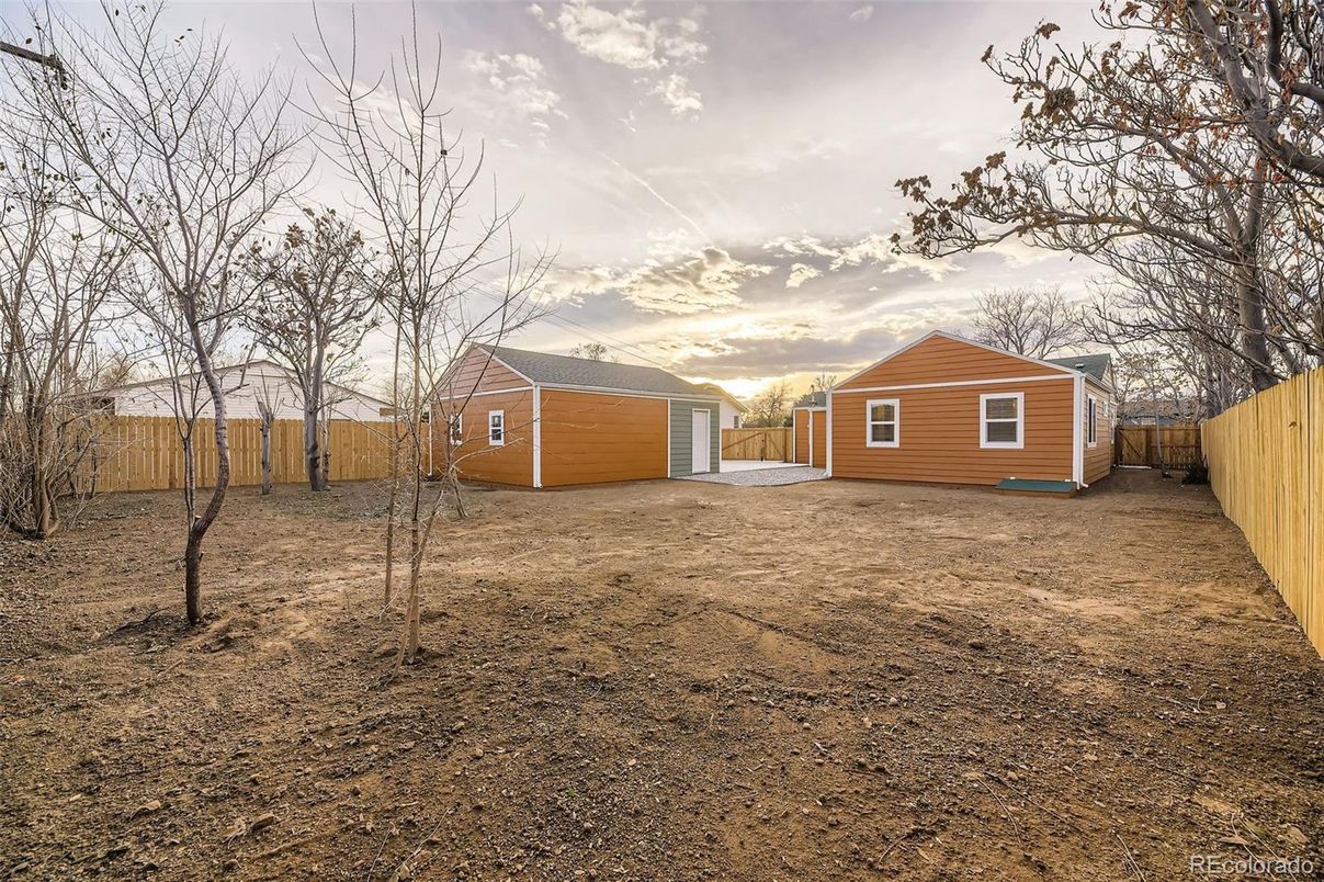 Backyard, Detached Garage, Exterior