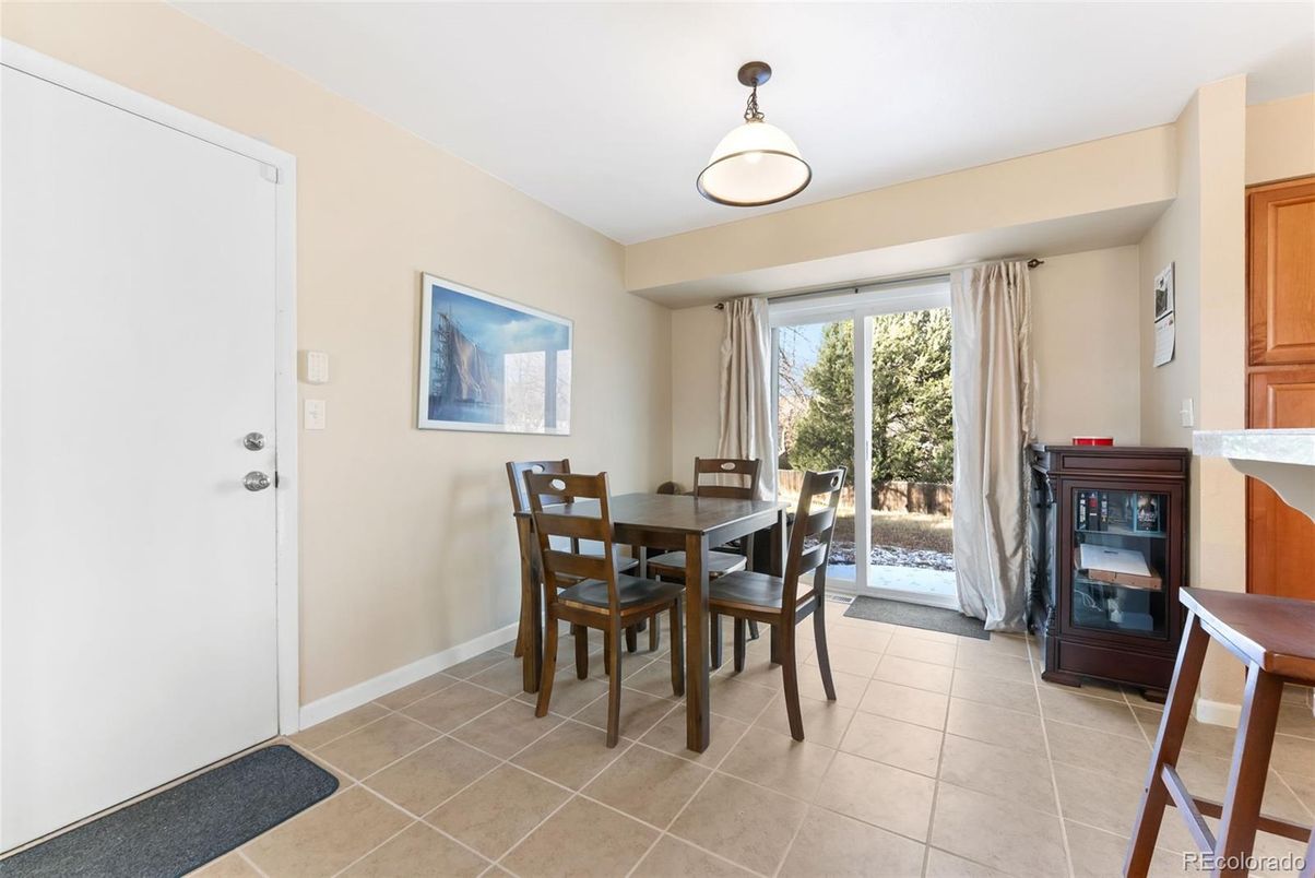 Dining room, Interior