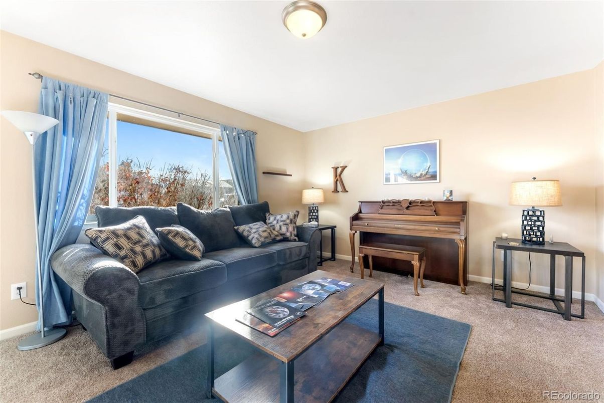 Interior, Living room, Piano