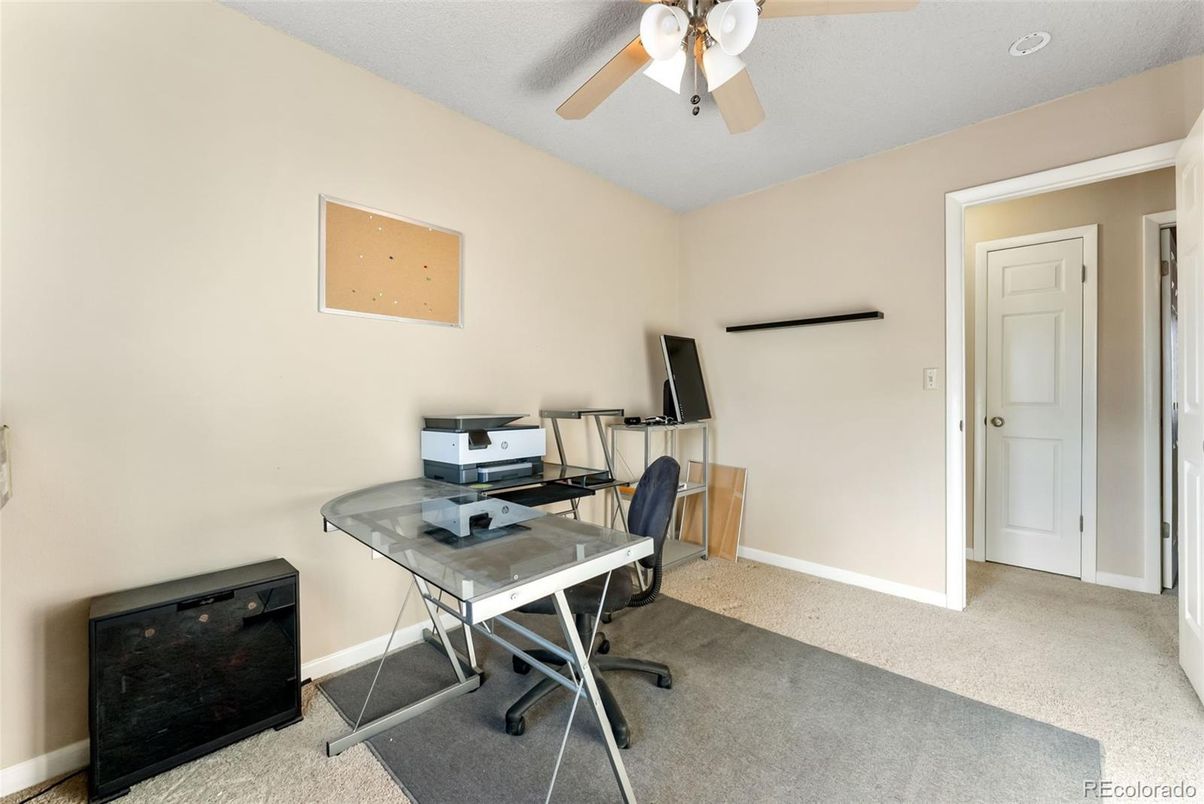 Home Office, Interior