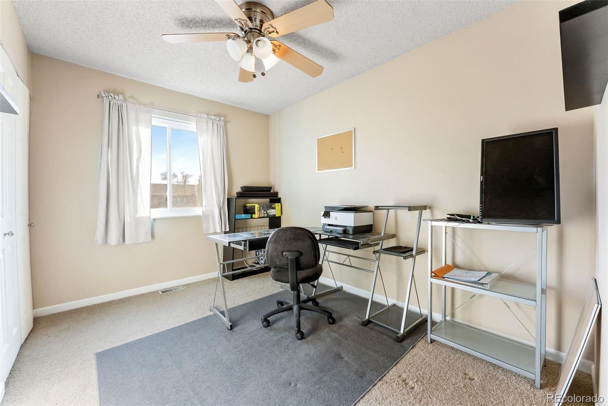 Home Office, Interior