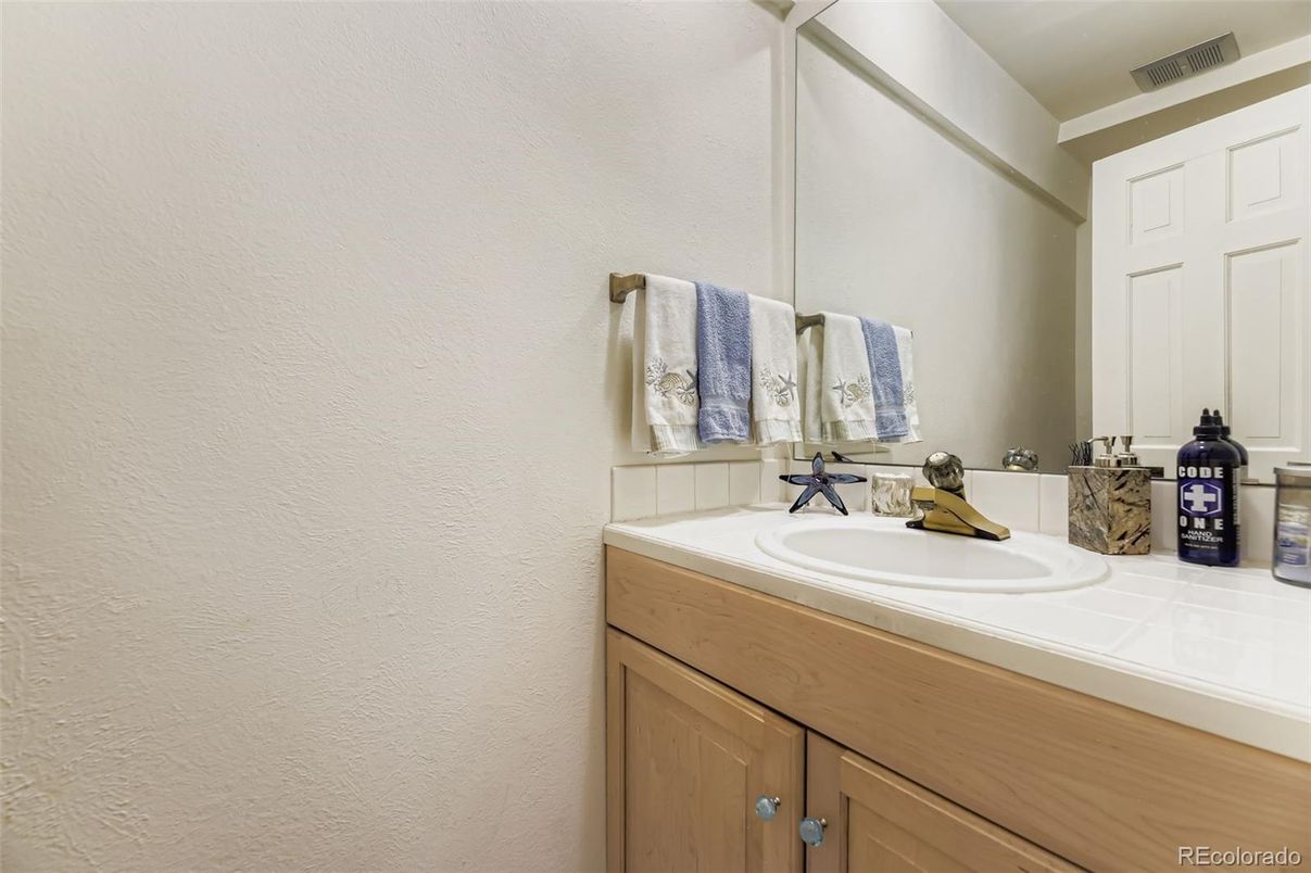 Bathroom, Interior, Tile Countertops