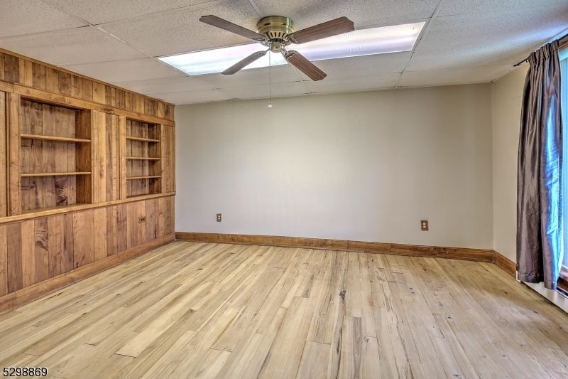 Empty room, Interior, Wood Texture Flooring, Wooden Walls
