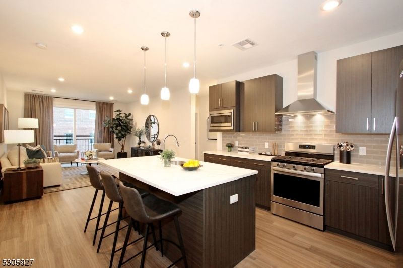 Interior, Kitchen, Living room, Pendant Lights, Recessed Lighting, Stainless Steel Appliances, Wood Texture Flooring