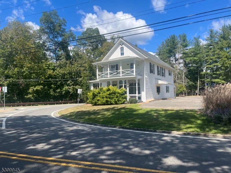 Exterior, Facade, Queen Anne Victorian
