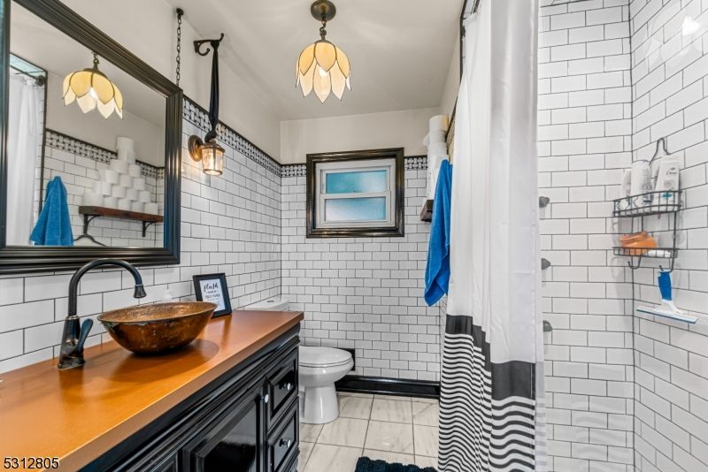 Bathroom, Interior, Pendant Lights