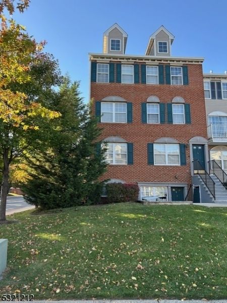 Backyard, Exterior, Facade, Brick Facade, Rowhouse