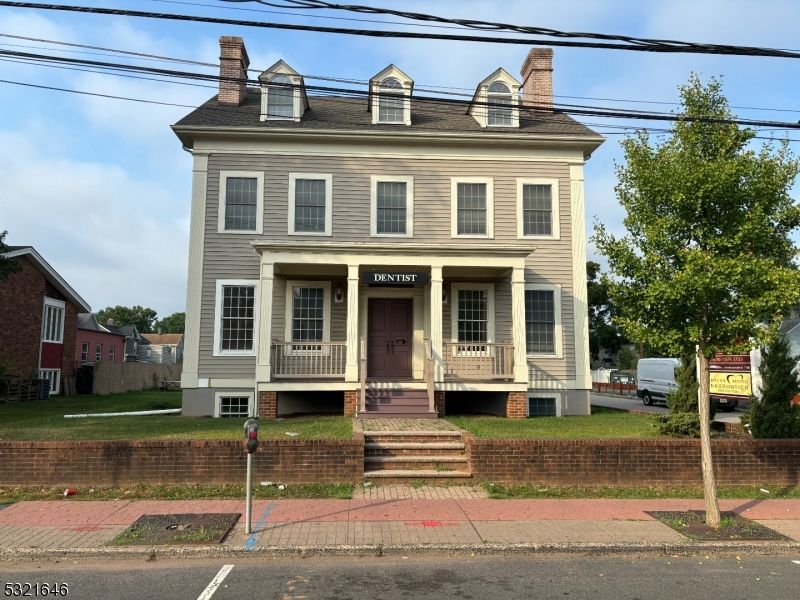 Exterior, Facade, Georgian