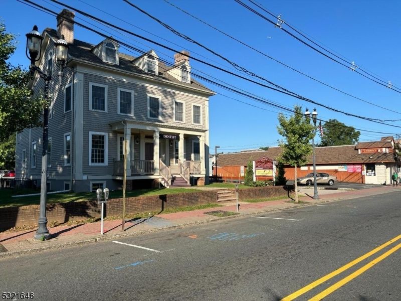 Exterior, Facade, Georgian