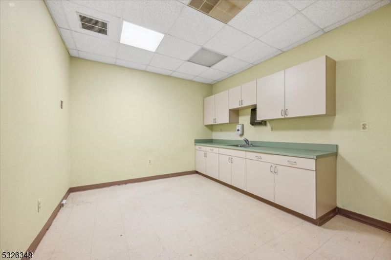 Empty room, Interior, Kitchen, Recessed Lighting