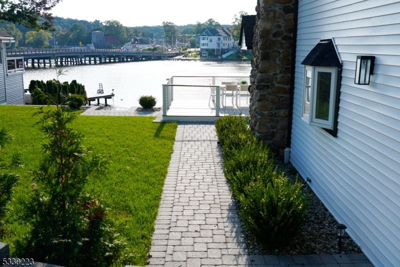 Exterior, Water
