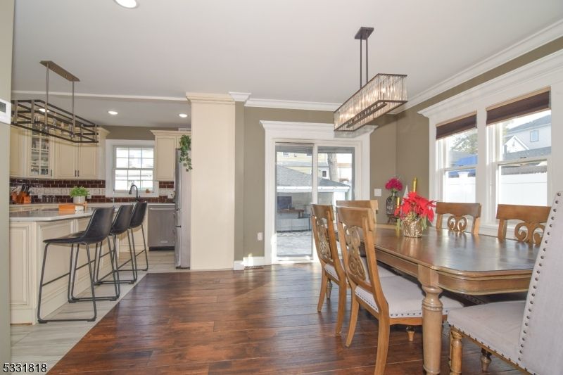 Chandelier, Dining room, Interior, Kitchen, Pendant Lights, Recessed Lighting, Wood Texture Flooring