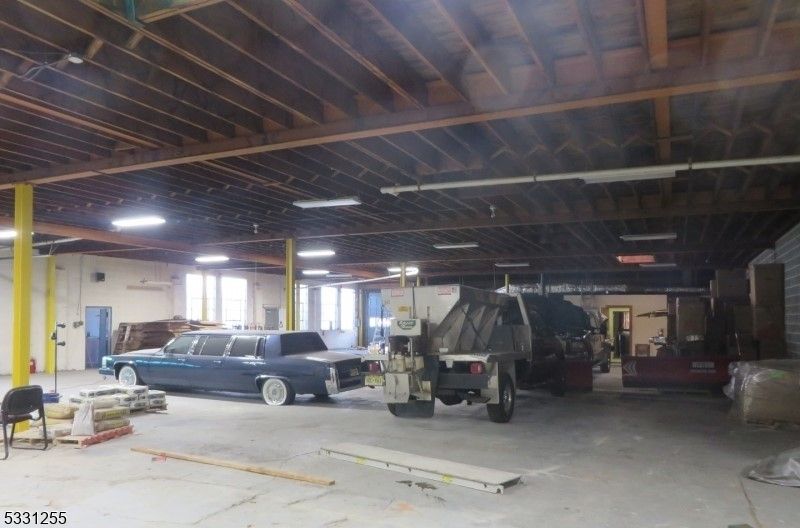 Garage, Interior, Wooden Beams