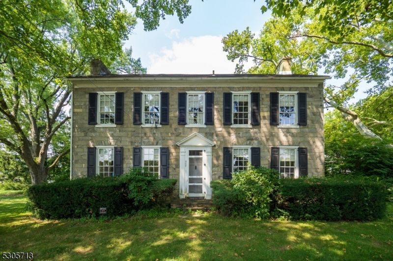 Exterior, Facade, Georgian