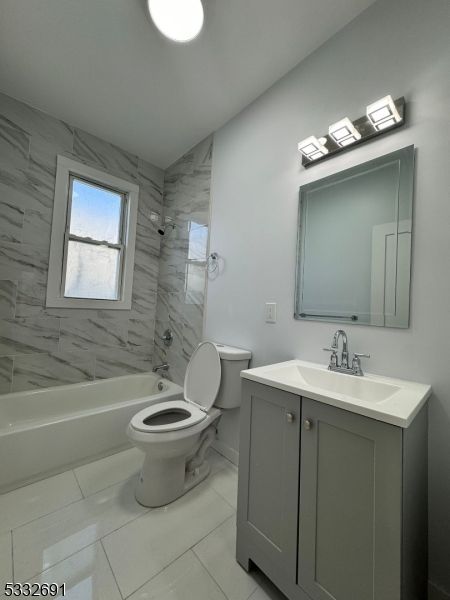 Bathroom, Interior, Marble Walls, Recessed Lighting